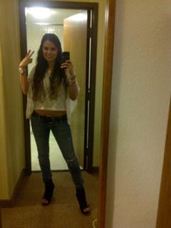 Mariana Echeverria feet photo thumbnail