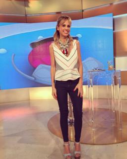 Mariana Fabbiani feet photo 10