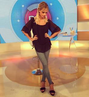 Mariana Fabbiani feet photo 1