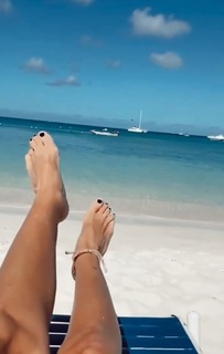 Mariana Fabbiani feet photo 9