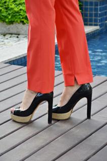 Mariana Rios feet photo thumbnail