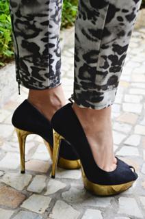 Mariana Rios feet photo thumbnail