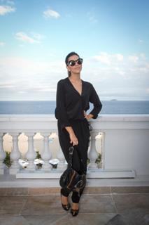 Mariana Rios feet photo thumbnail