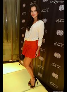 Mariana Rios feet photo thumbnail