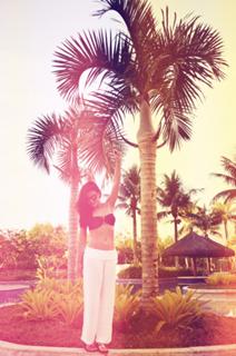 Mariana Rios feet photo thumbnail