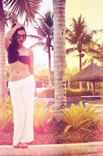 Mariana Rios feet photo thumbnail