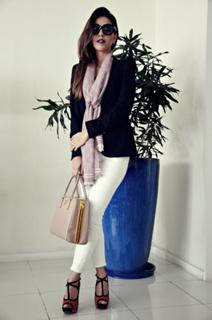 Mariana Rios feet photo thumbnail