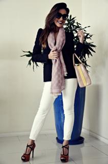 Mariana Rios feet photo thumbnail