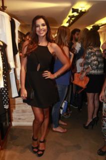 Mariana Rios feet photo thumbnail