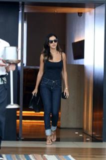 Mariana Rios feet photo thumbnail