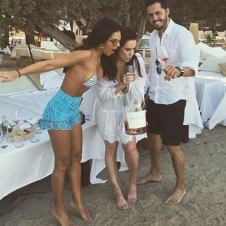 Mariana Rios feet photo thumbnail