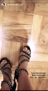 Mariana Rios feet photo thumbnail