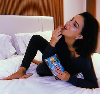 Mariana Rios feet photo thumbnail