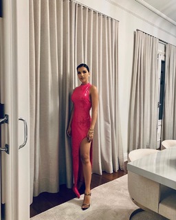 Mariana Rios feet photo thumbnail