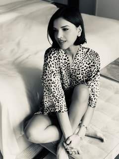 Mariana Rios feet photo thumbnail