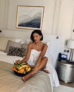 Mariana Rios feet photo thumbnail