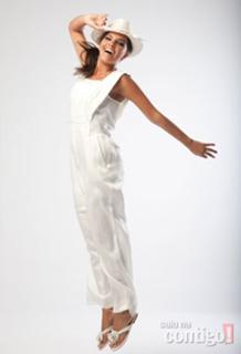 Mariana Rios feet photo thumbnail