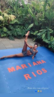 Mariana Rios feet photo thumbnail