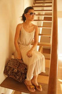 Mariana Rios feet photo thumbnail