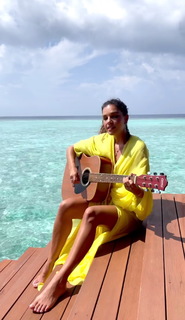 Mariana Rios feet photo thumbnail