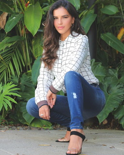 Mariana Rios feet photo thumbnail