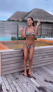 Mariana Rios feet photo thumbnail