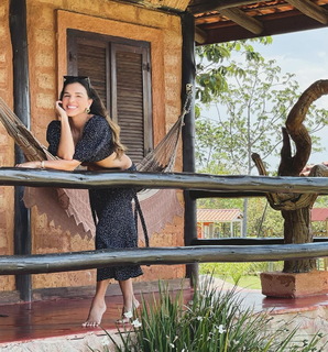 Mariana Rios feet photo thumbnail