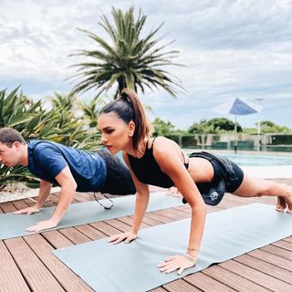 Mariana Rios feet photo thumbnail