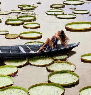 Mariana Rios feet photo thumbnail