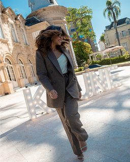 Mariana Rios feet photo thumbnail