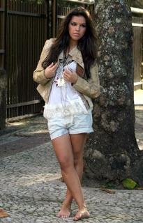 Mariana Rios feet photo thumbnail