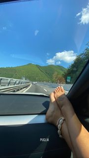 Mariana Rodríguez feet photo 3