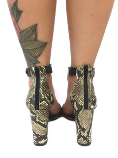 Mariana Sampaio feet photo 19