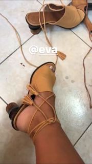 Mariana Santos feet photo 3