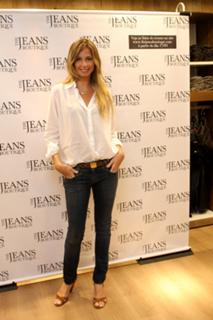 Mariana Weickert feet photo 16