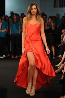 Mariana Weickert feet photo 3