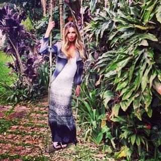 Mariana Weickert feet photo 16