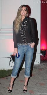Mariana Weickert feet photo 11