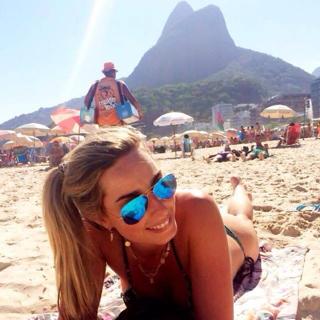 Mariana Weickert feet photo 2