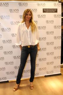 Mariana Weickert feet photo 13