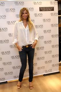 Mariana Weickert feet photo 12