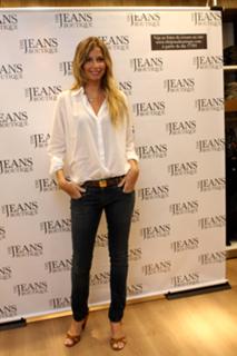 Mariana Weickert feet photo 11