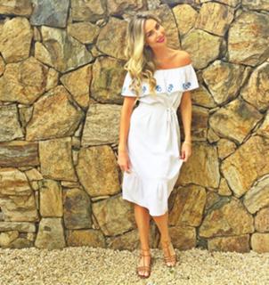 Mariana Weickert feet photo 6