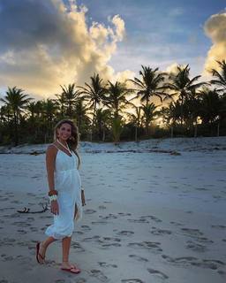 Mariana Weickert feet photo 1