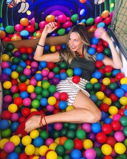 Mariana Weickert feet photo 20
