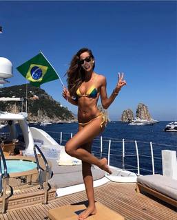 Mariana Weickert feet photo 15
