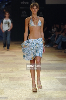 Mariana Weickert feet photo 11