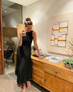 Mariana Weickert feet photo 13