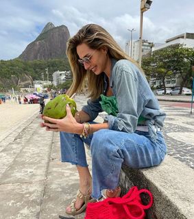 Mariana Weickert feet photo 4