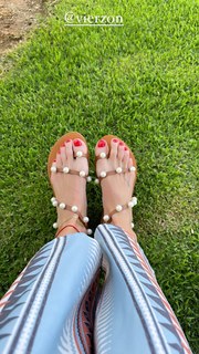 Mariana Weickert feet photo 11